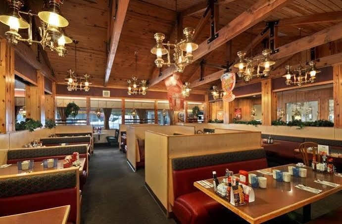 The Summit Inn Snoqualmie Pass Exterior photo